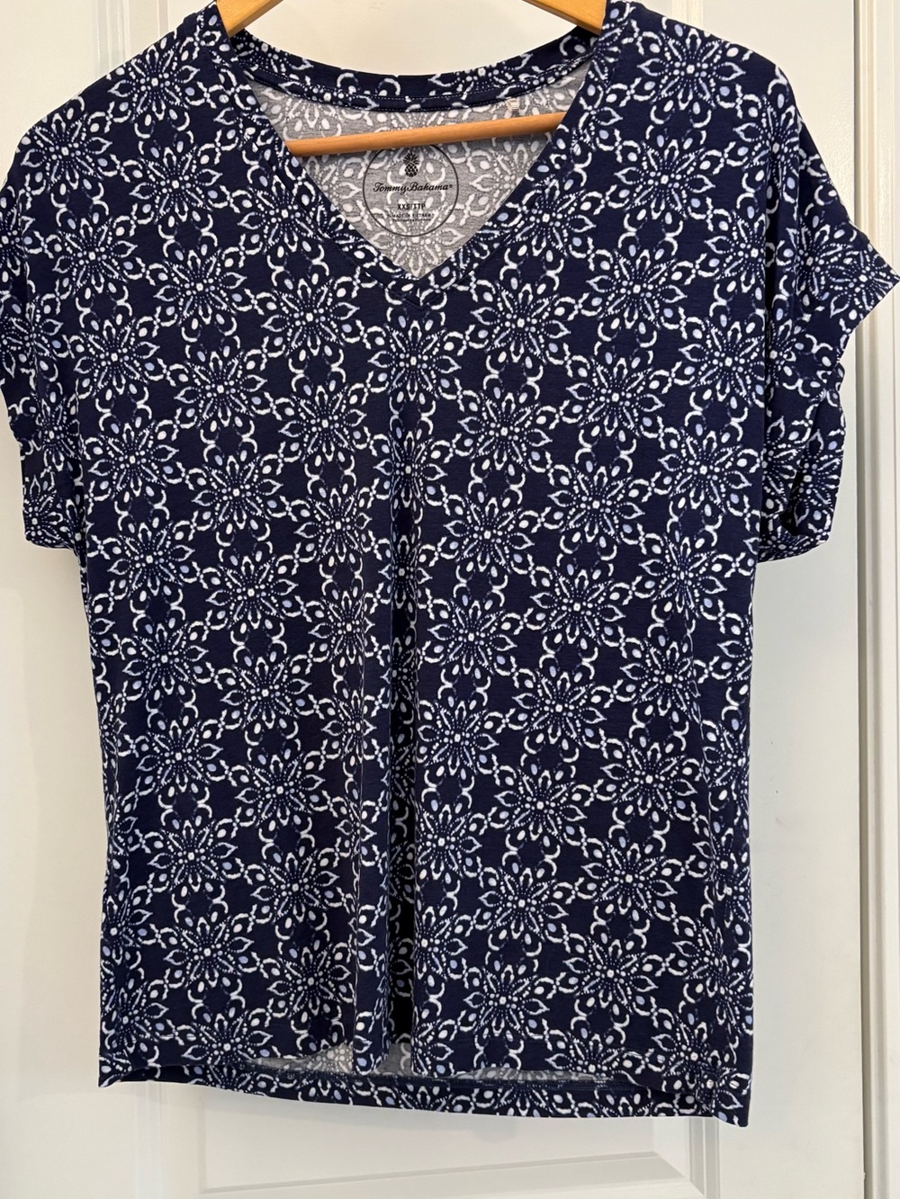 Tommy Bahama Kauai Navy and White Floral V-Neck Short Sleeve Top